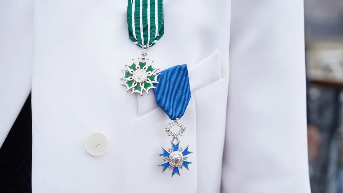 Les médailles de l’Ordre national du Mérite, et de l’Ordre des Arts et des Lettres